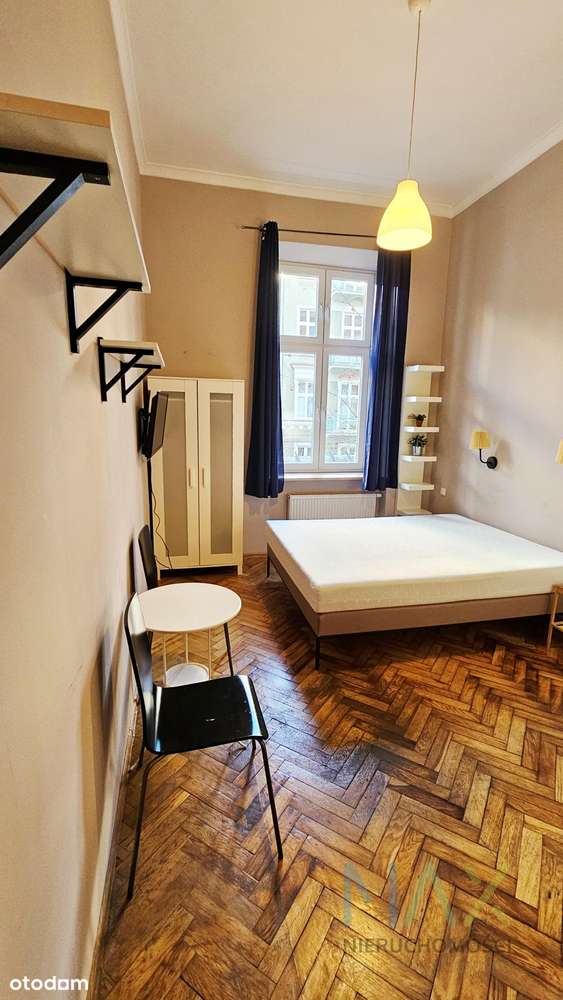 minimalistyczne studio w Starym Mieście - Pełny obrazek: 4/4