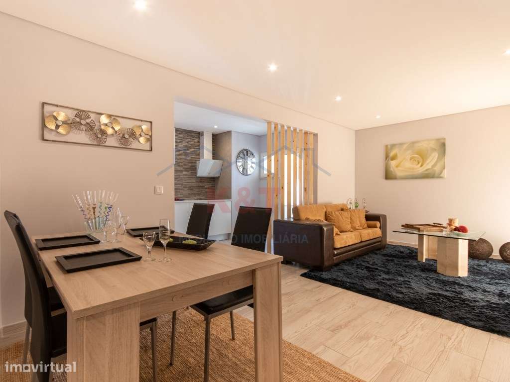 T2 remodelado na 1ª linha da Praia da Rocha-7