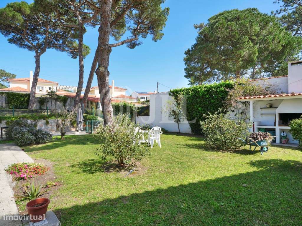 Moradia T4 com jardim no Banzão em Colares-58