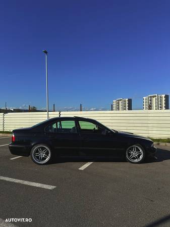 BMW Seria 5 525d - 5
