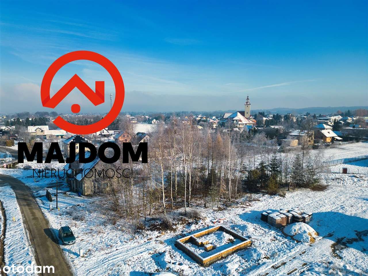 Symetryczna działka w bardzo dobrej lokalizacji-4