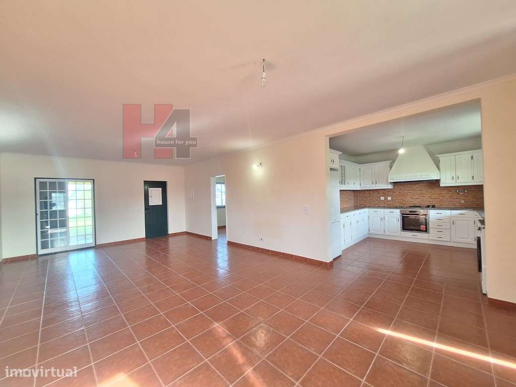 Moradia térrea V3 com piscina em Salvaterra de Magos, terreno 1.191m2-17