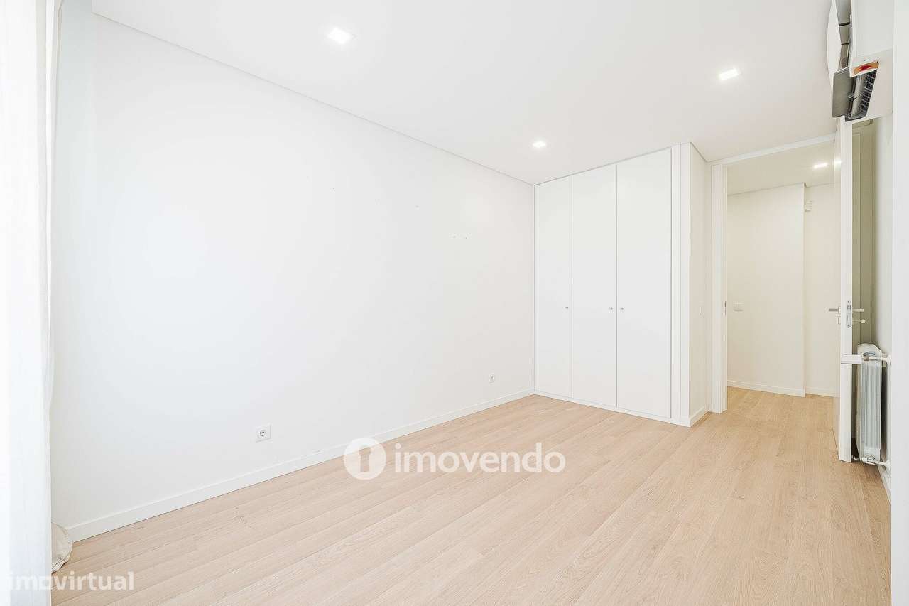 Apartamento T2, com estacionamento e cozinha equipada, na Amadora-20