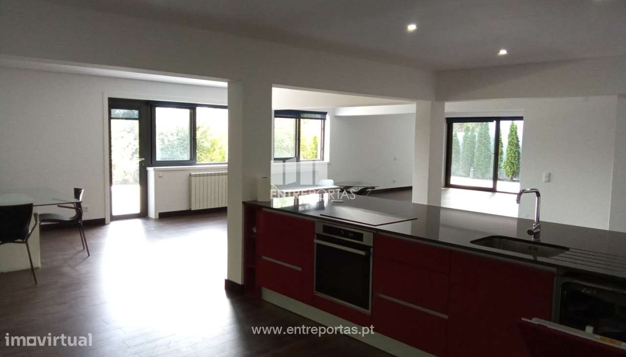 Moradia renovada com terreno para venda, Vilarelho, Caminha - Grande imagem: 4/39