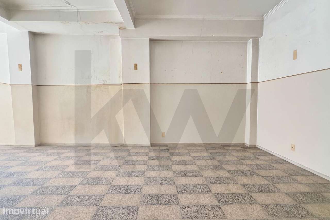 Prior Velho — Loja/Armazém (Afetação: Comércio) - Grande imagem: 5/7