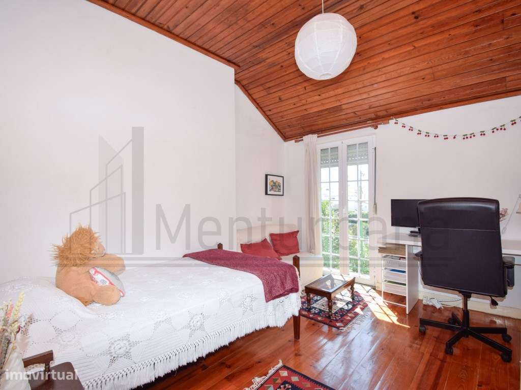 MORADIA INDEPENDENTE NO ESTORIL COM VISTA MAR-15