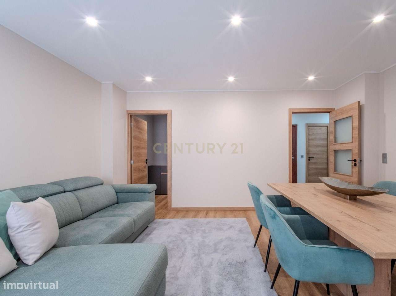 Apartamento T3 Renovado com Terraço e Garagem – Águas Santas - Grande imagem: 3/42