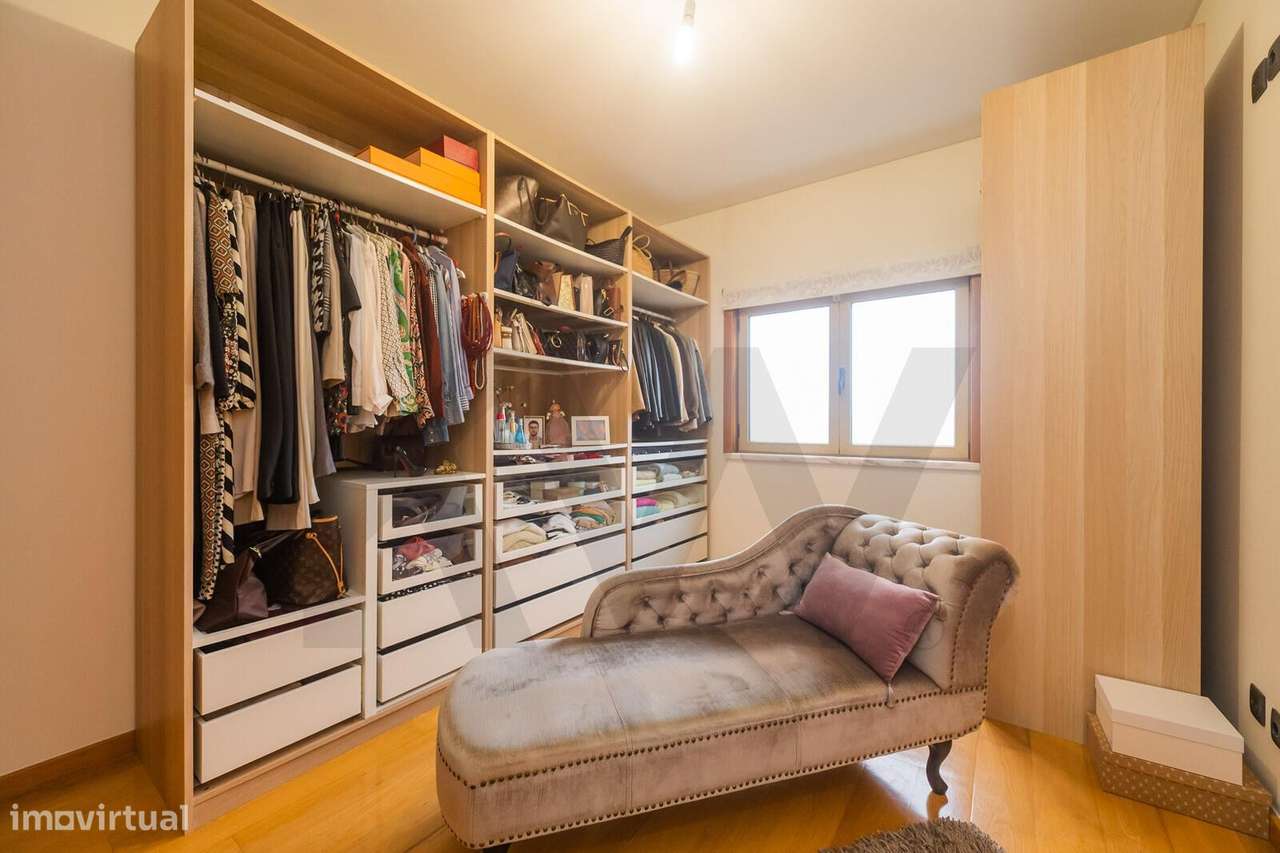 Moradia T4+1 em Agualva-Cacém – Conforto, Qualidade e Vista Desafogada-48