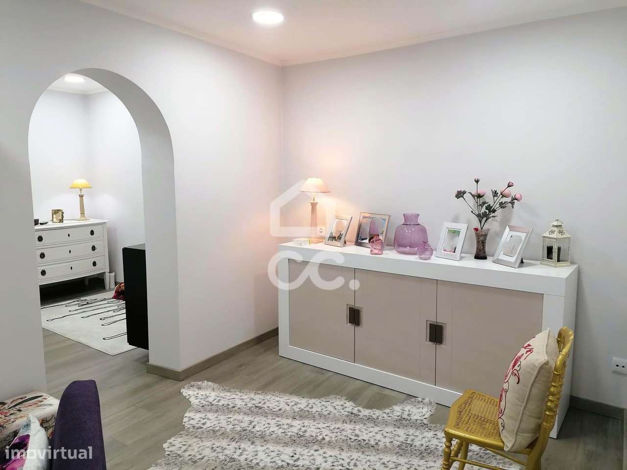 Prédio com Espaço Comercial e Habitação T3+1-21