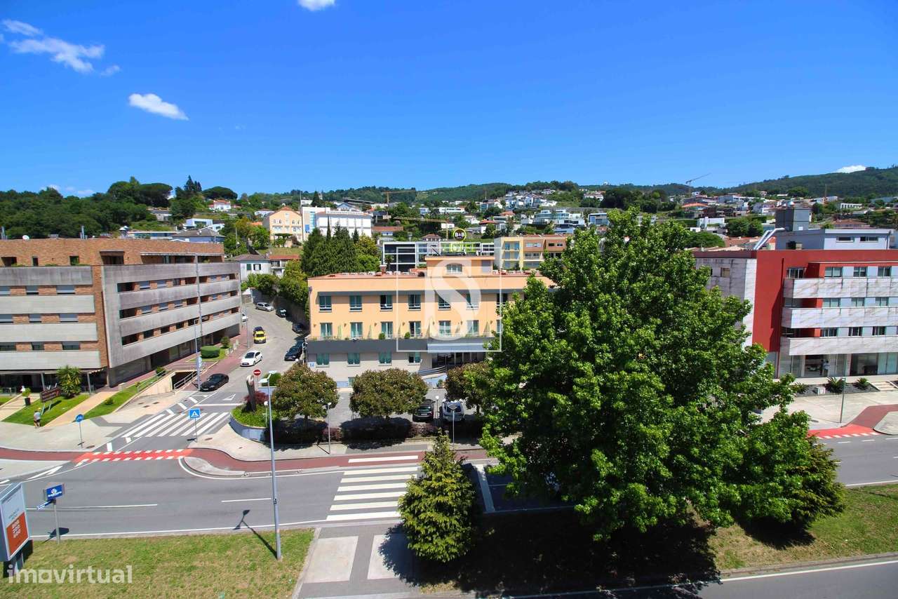 Apartamento T3 com garagem para 2 carros em Nogueiró - Grande imagem: 2/29