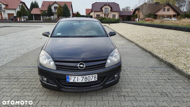 Opel Astra III GTC 1.6 Sport - 13