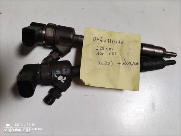 Injector Mercedes  ( E202 / W203  ) - 1