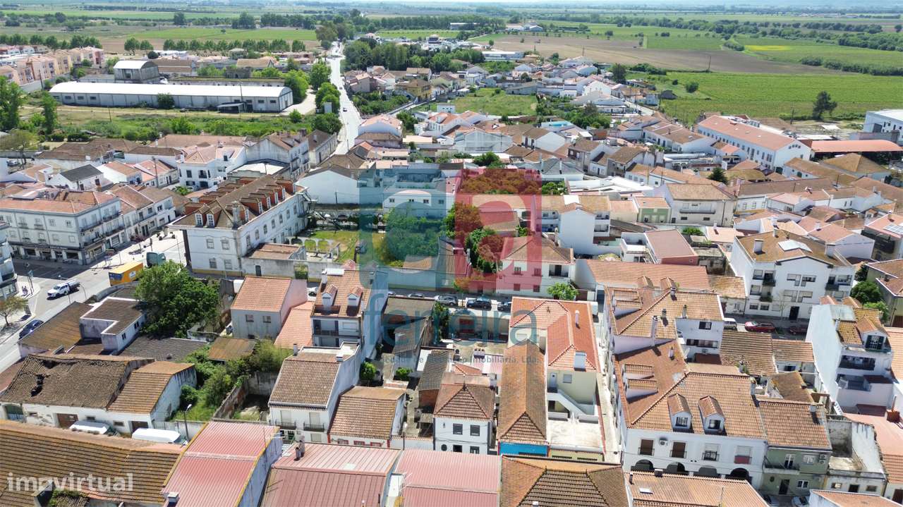 Moradia T3 Totalmente Remodelada em Almeirim-36