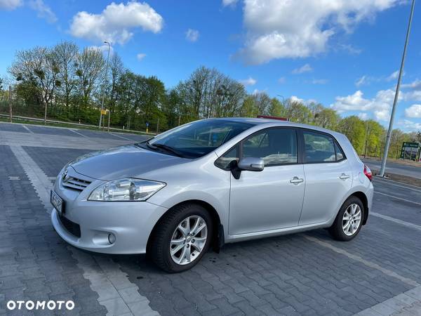 Toyota Auris 1.6 Premium - 1