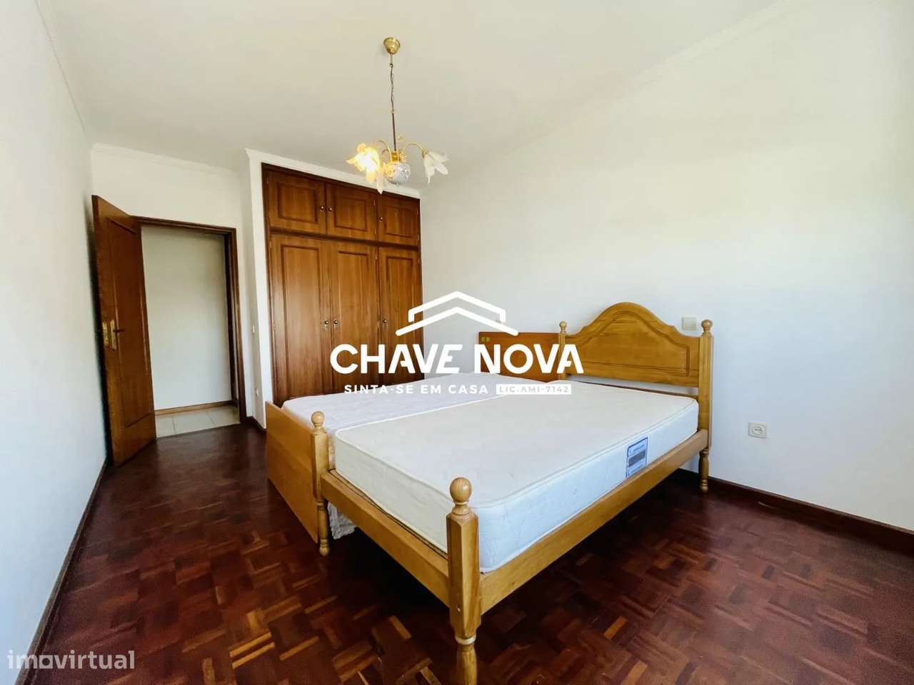 Apartamento T3 com Terraço junto à EN1 em Santa Maria da Feira-10