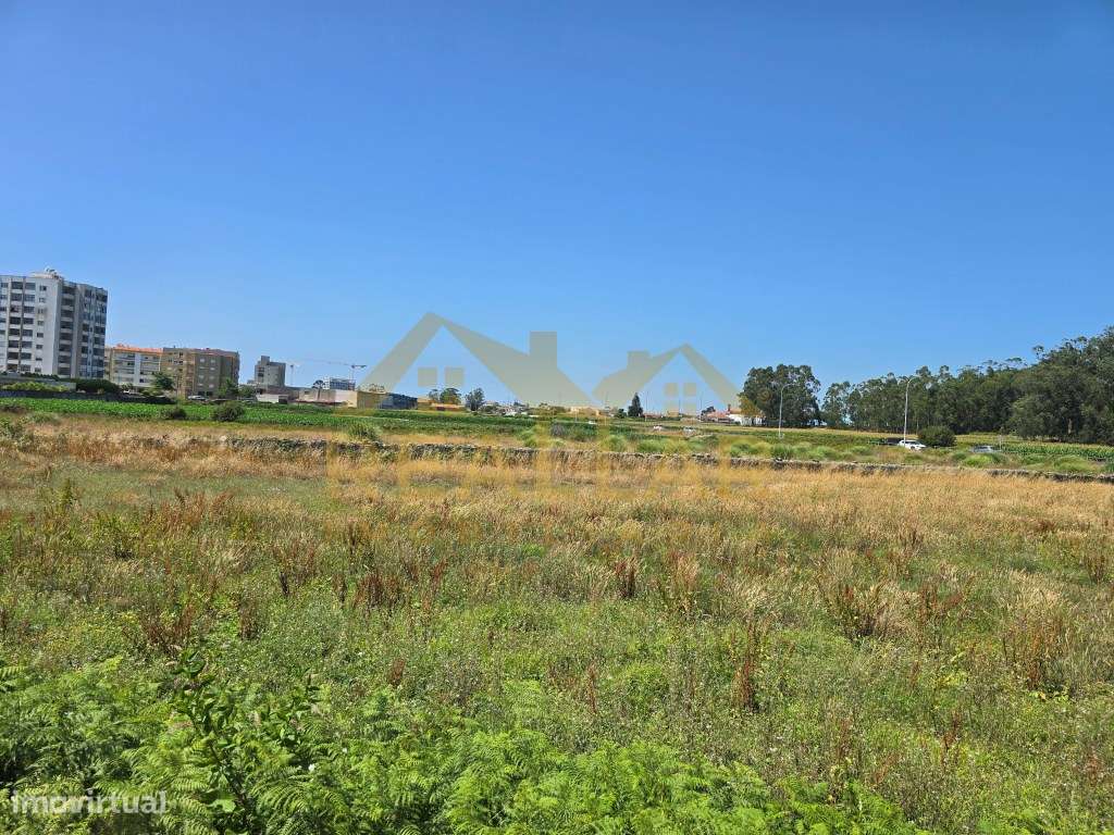 Excelente Oportunidade de Investimento: Terreno para Construção em ...-13