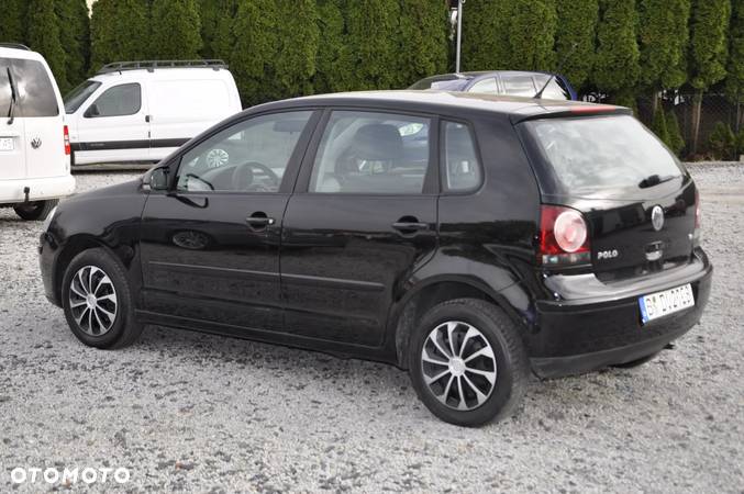 Volkswagen Polo 1.4 16V Trendline - 16