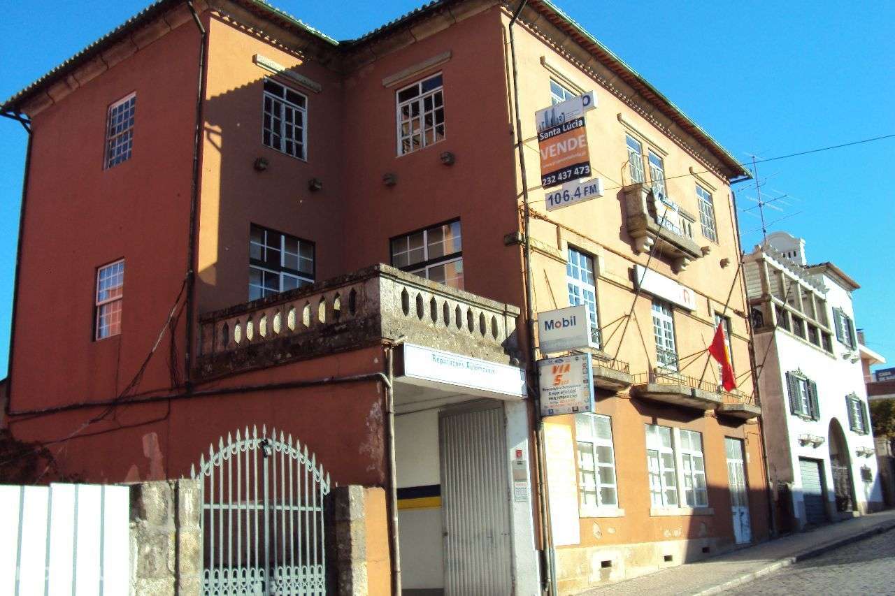 Prédio para reconstrução em Viseu - Grande imagem: 1/6
