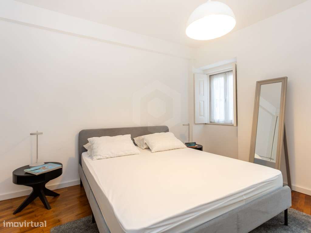 Predio no centro historico do seixal-17