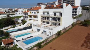 Moradia T7 com piscina e vista mar