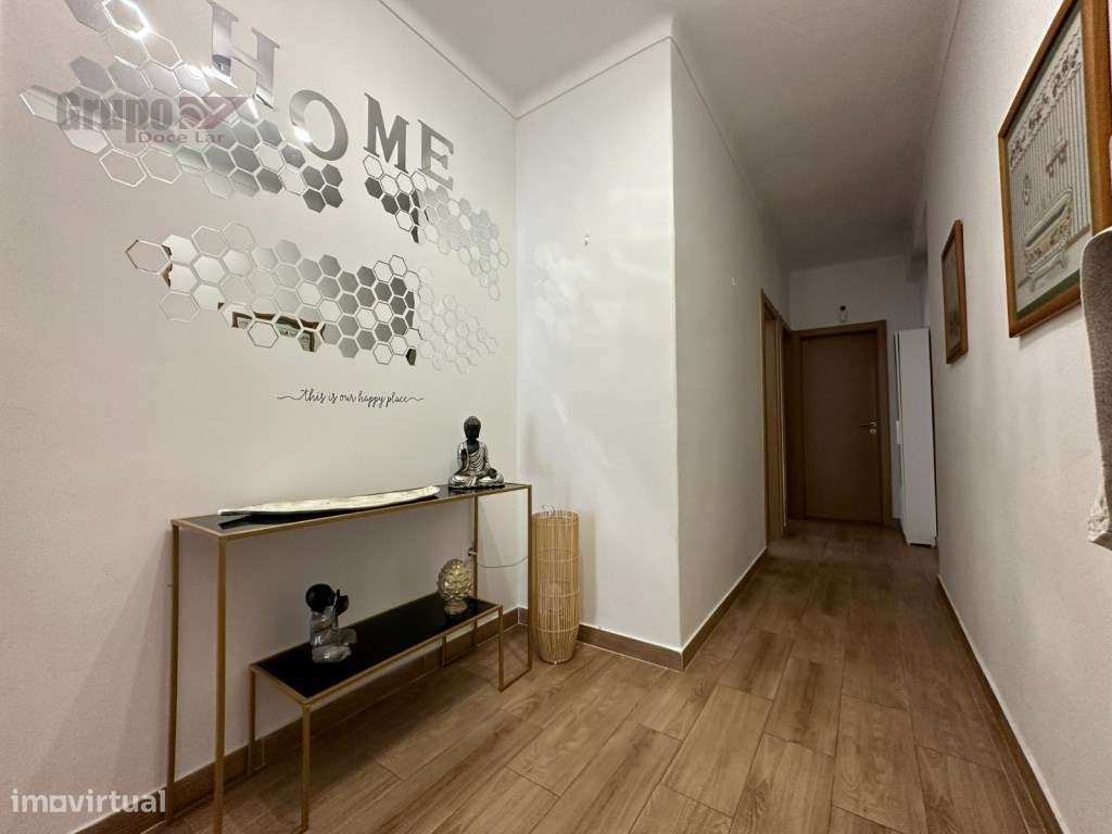 Excelente Apartamento T4 no Barreiro - Conforto e Modernidade-13