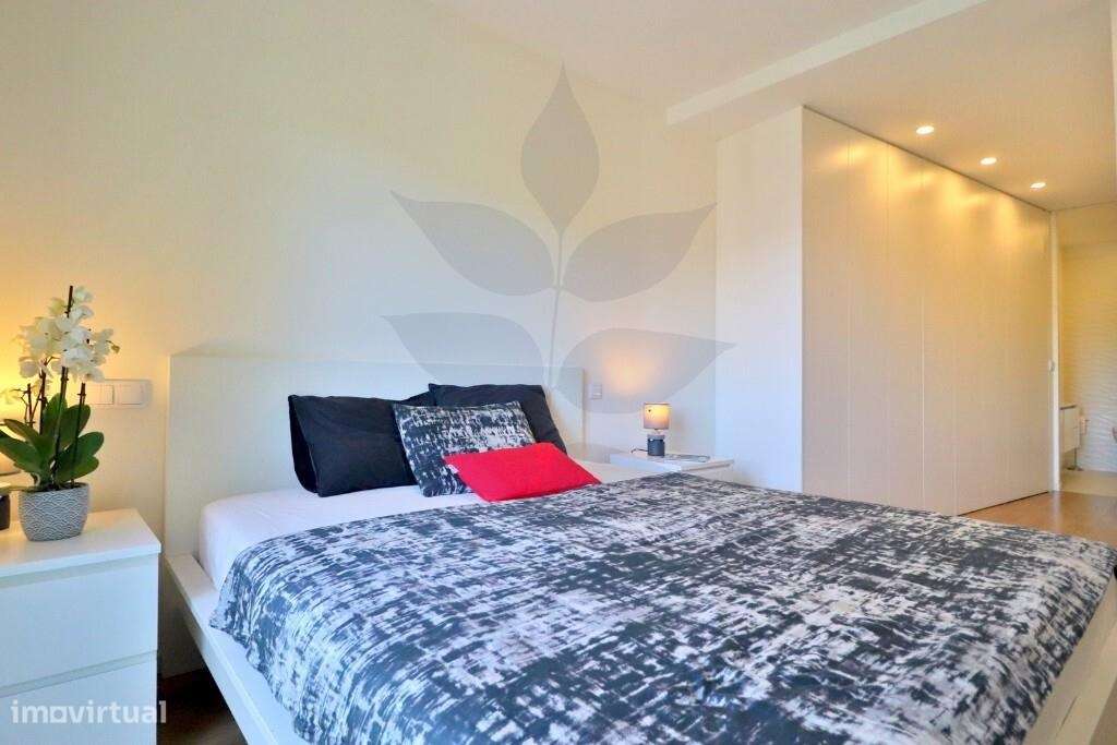 Apartamento T4 em Celeirós | 4 Suites | Garagem para 2 Viaturas-19