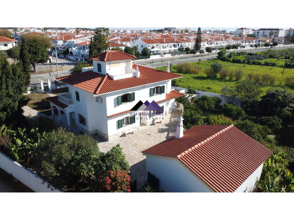 Moradia T3 c/ Piscina e Garagem-10