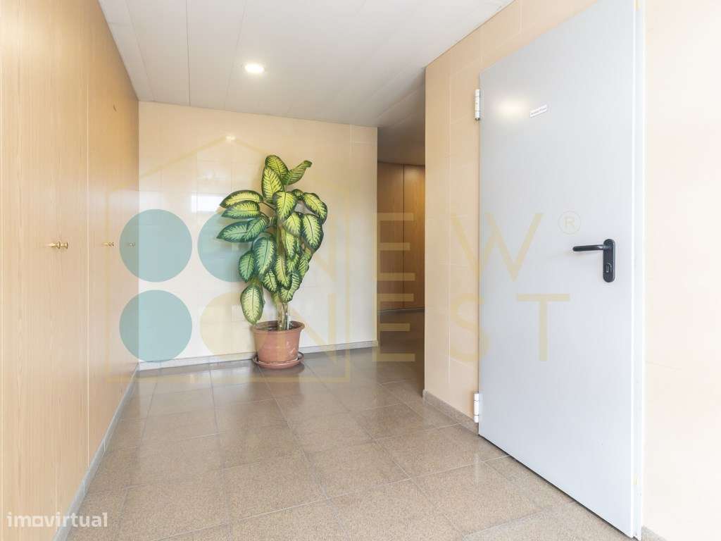 Apartamento T2 com elevador, parqueamento e arrecadação nas Manteig...-30