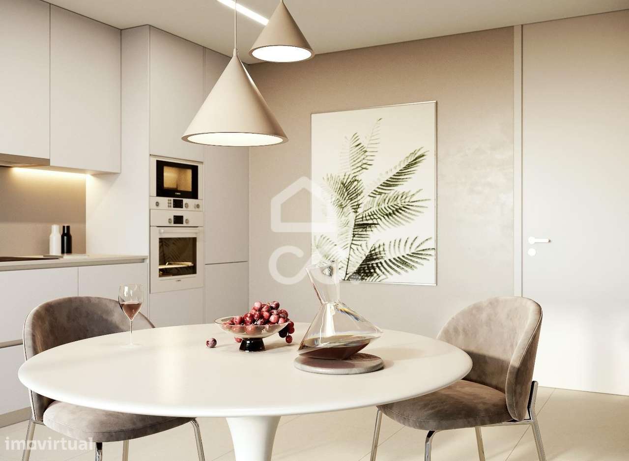 Moradia T4 nova, com jardim e terraço, em condomínio privativo com pis-24