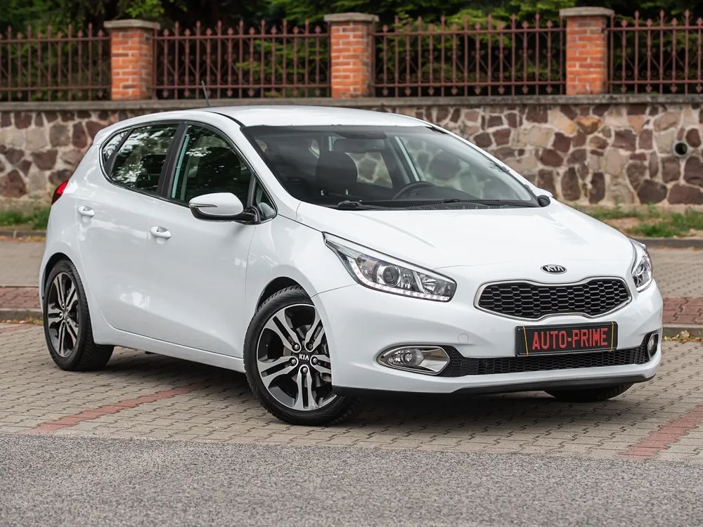 Kia Ceed II (2012-) 1.6 GDI Business Line 2012