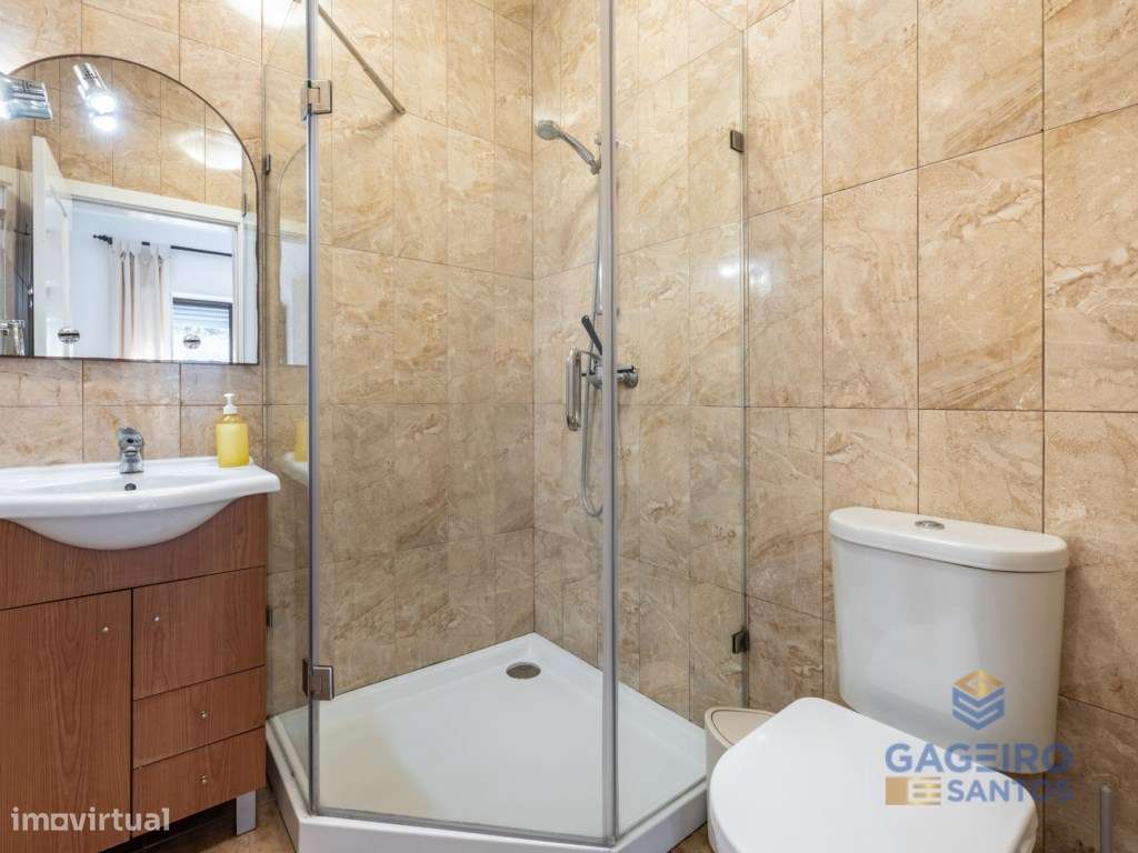 Moradia T2 + 1 com Jardim e Churrasqueira a 5 Minutos da Praia-33