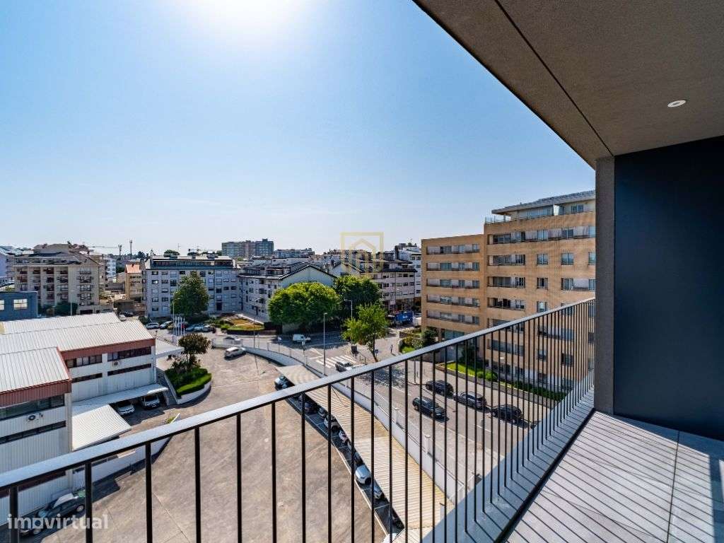 Apartamento T1 com Garagem e Varanda no Parque dos Sobreiros 2 - Aspre - Grande imagem: 3/18