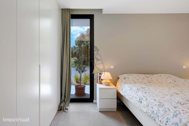 Moradia Térrea Moderna com Acabamentos de Luxo em Monte Canelas – Port-6