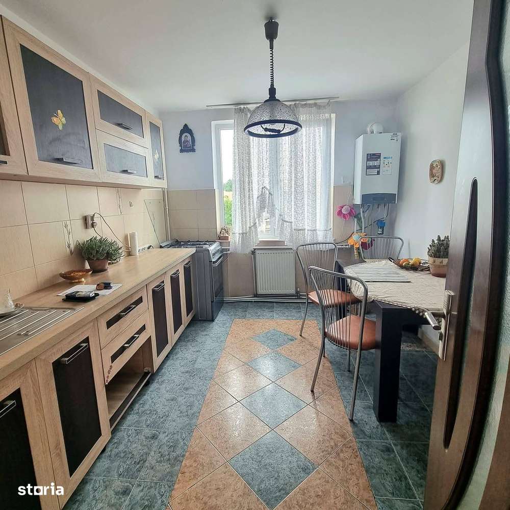 De vanzare 4 camere,2 balcoane,mobilat și utilat zona ultracentrala-12