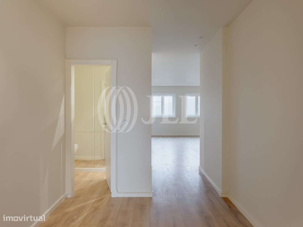 Apartamento T4 com varanda e garagem nas Antas Porto-12