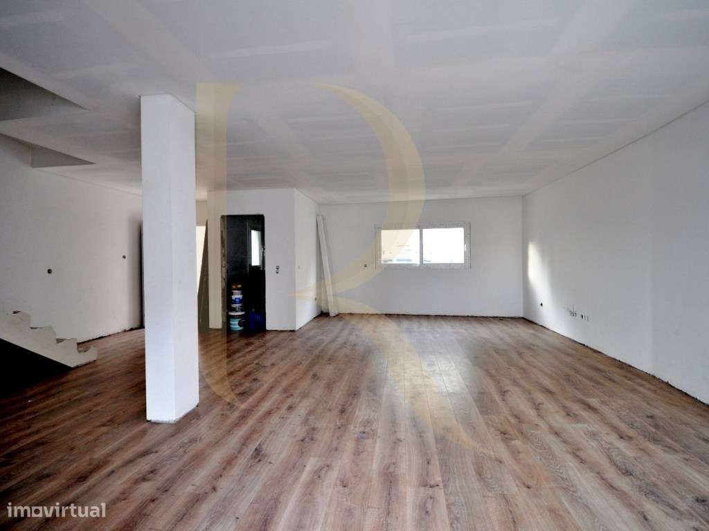 Moradia T4 nova com logradouro nas Paivas - Amora - Seixal - Grande imagem: 4/29