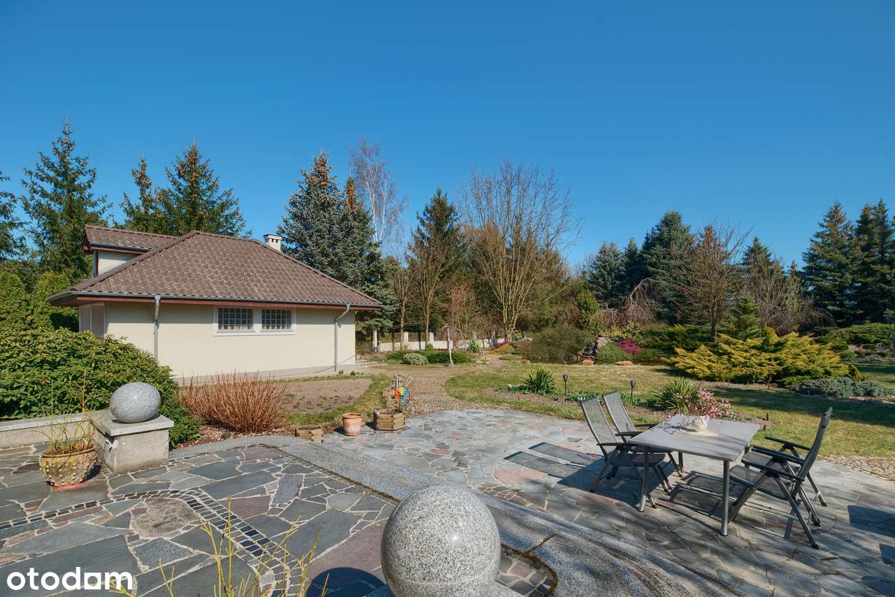 Malowniczy dom z dużym ogrodem-4