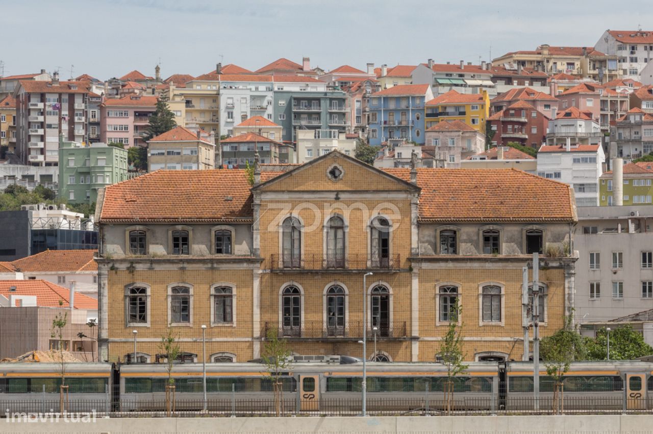 Edifício histórico, emblemático prédio do Grémio Lavoura de Coimbra...