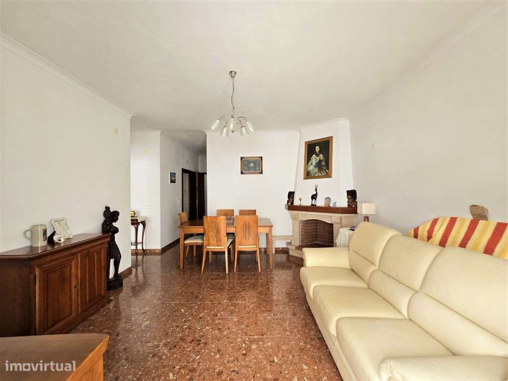 Moradia T4 - centro de Sines-6