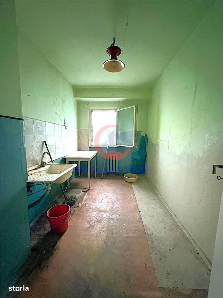 Decomandat, 2 camere, sa il renovezi cum vrei-3