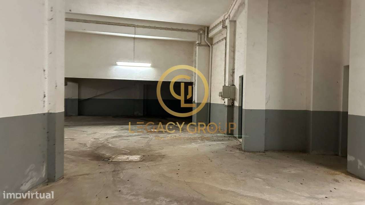 Parqueamento com 787m² situado no centro de Carvoeiro -  Lagoa-24