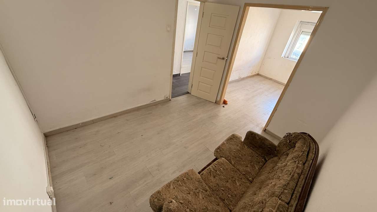 Moradia Térrea T4 no Cartaxo com Potencial de Duas Habitações-17