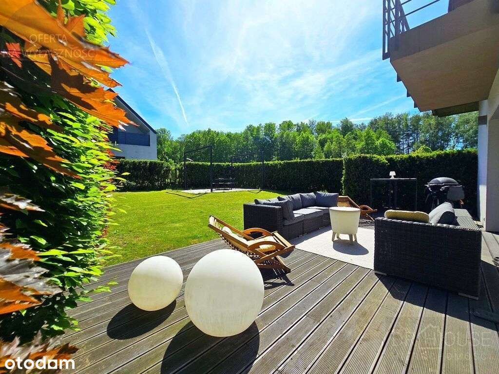 Dom wolnostojący 180m2, garaż 80m2, działka 10 a