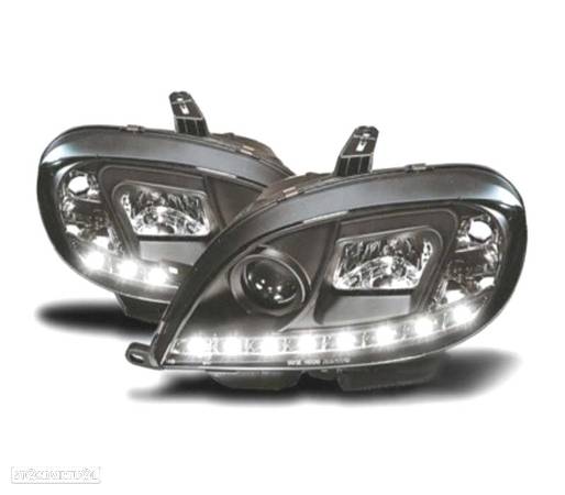 FARÓIS COM LUZ DIURNA PARA CITROEN SAXO 99+ FUNDO PRETO - 2