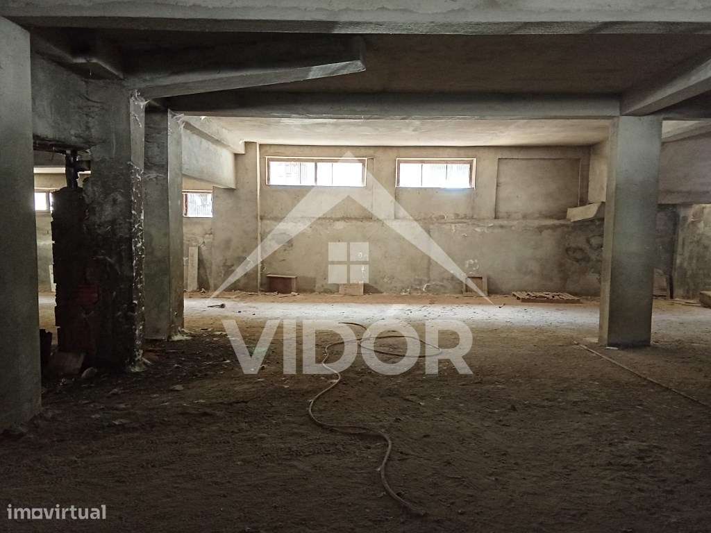 Lg. Garagem na Rua Bartolomeu Dias nº24 - Grande imagem: 4/11