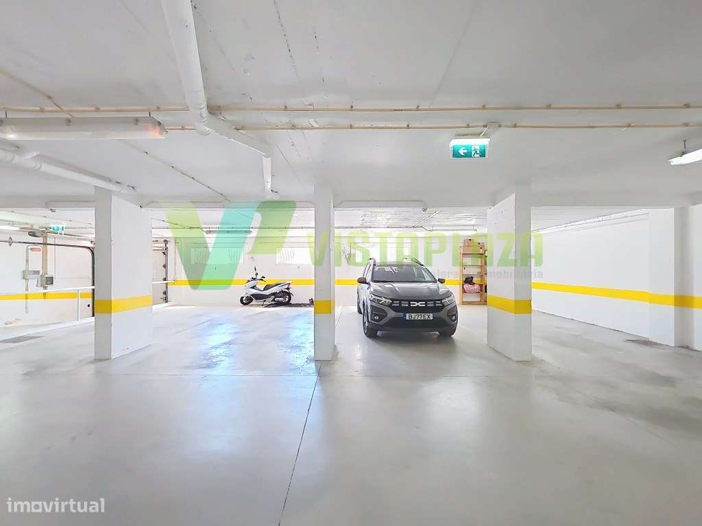 Apartamento T2 com duas casas de banho e espaço de garagem-26