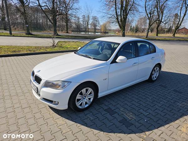 BMW Seria 3 318i - 8