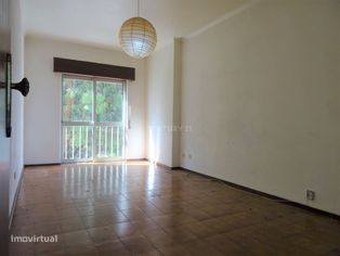 Apartamento T2 | Rua Olival da Varzinha, Setúbal