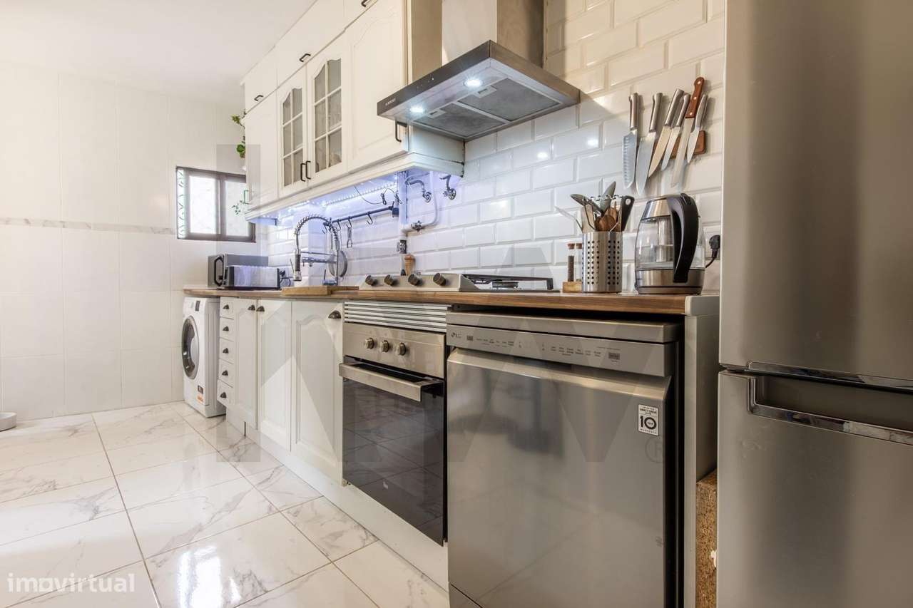 Apartamento T2 remodelado no Alto Seixalinho, Barreiro-6
