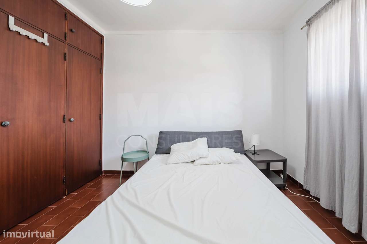 Apartamento T2 com Sótão e Varanda junto à Praia do Baleal-22